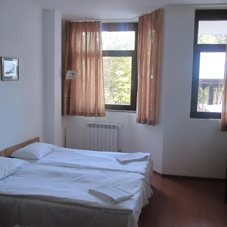 Flora Apartment Μπόροβετς